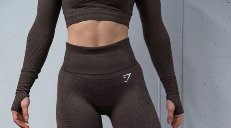tim-bernhard-wQDjvD8TI-I-unsplash - Sport met stijl minimalistische sportkleding