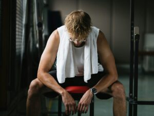 hoe krijg je zweetlucht uit sportkleding
