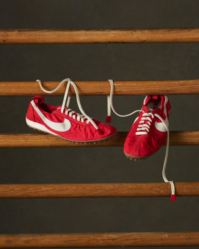 moon-shoe-23 - Sport met stijl Nike x Jacquemus moon shoe university red